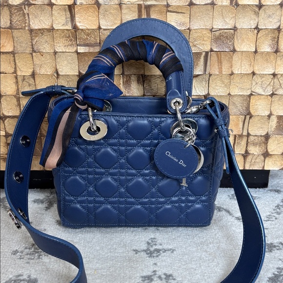CHRISTIAN DIOR Lambskin Cannage Medium Lady Dior - Picture 1 of 5